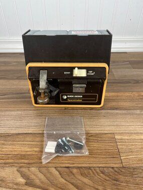 Black & Decker Spacemaker Can Opener Under Cabinet D3EC60D W Mount